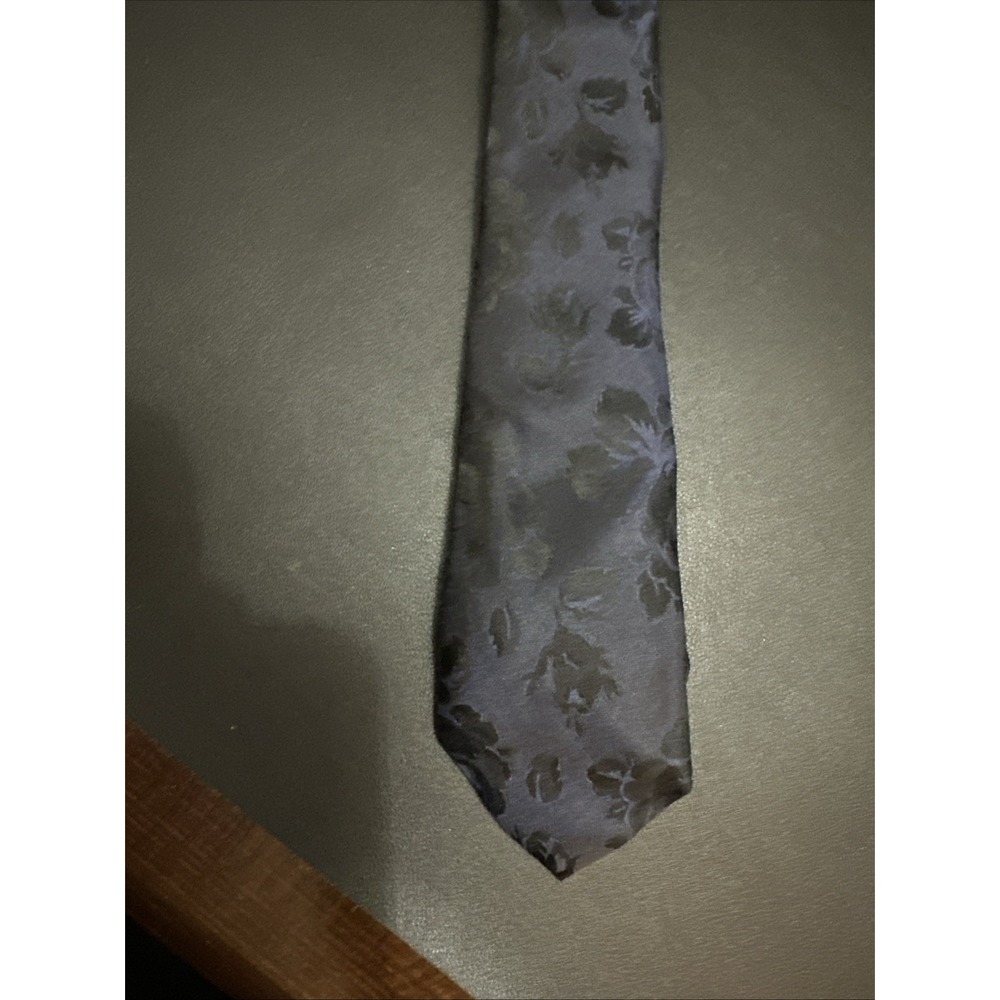Express Tie 100% Silk Navy With Black Flower Beautiful!